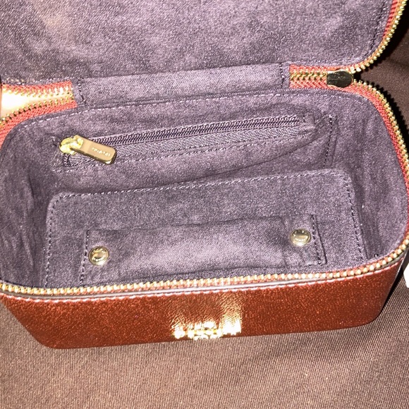 Coach jewelry box on metallic currant. - Picture 2 of 4